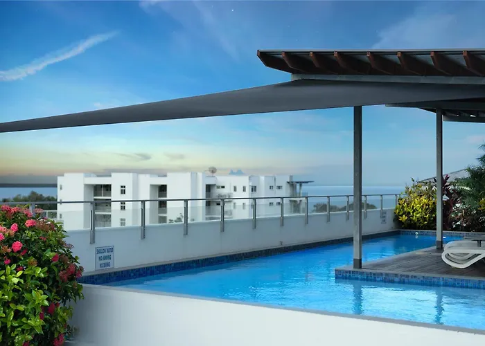Panoramic Views 3Br Cairns City Apartment
